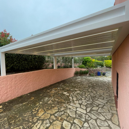 Le Carport/Pergola : l'alliance parfaite entre protection et luminosit  Frjus