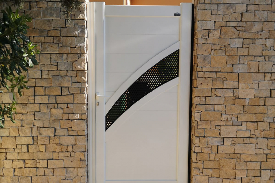Fabiraction, installation, Portillon Design Aluminium Tschoepp  Frjus