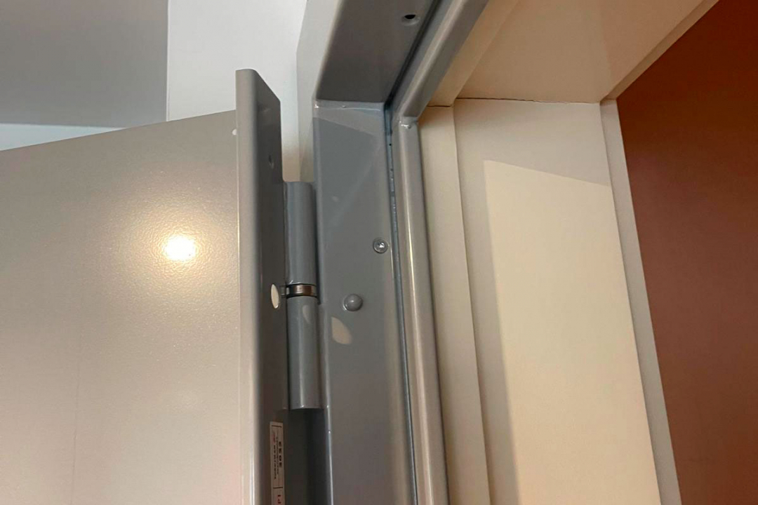 Fabiraction, installation, Porte blinde Tordjman  Frjus