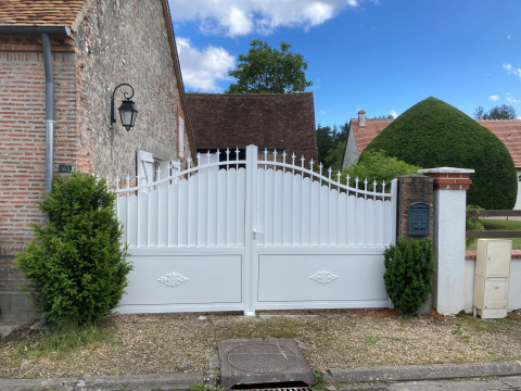 portail collection heritage plein motif du fer forge aluminium tschoeppe modele talcy