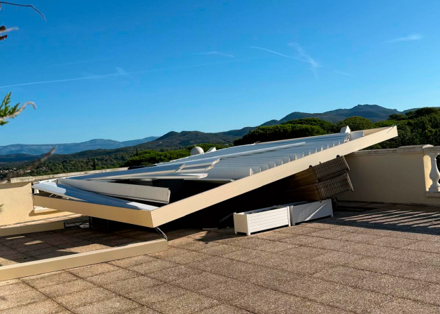pergola concurrent detruite par le vent