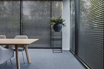 Stores Vnitiens en aluminium Luxaflex