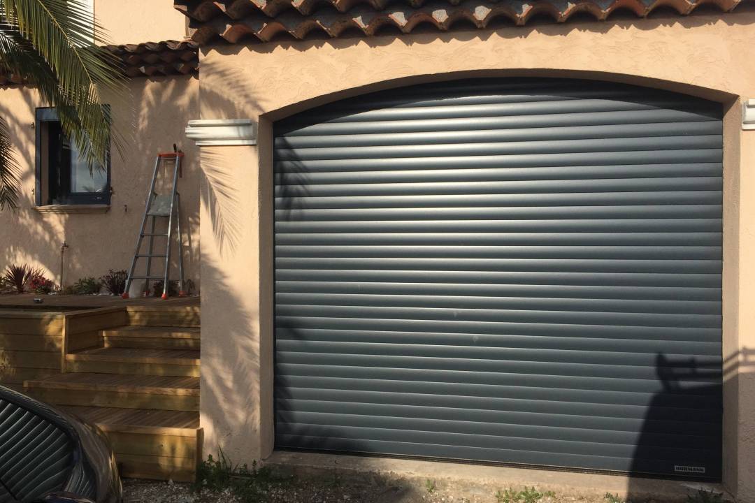Fabiraction, installation, Porte de Garage Enroulable  à Fréjus
