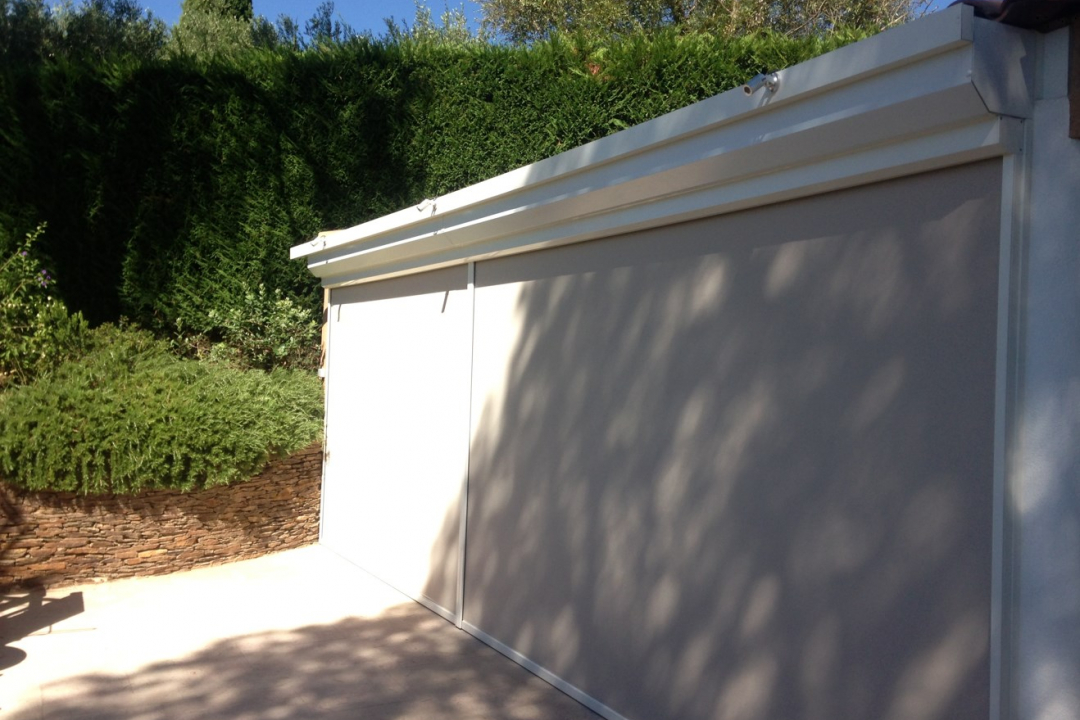 Fabiraction, installation, Stores vertical  Coffre ZIP Verti-Sun  Frjus