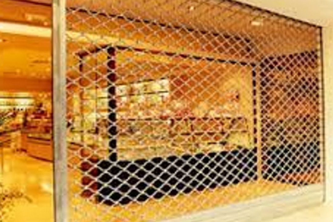 Fabiraction, installation, Grilles mtalliques enroulables  Frjus